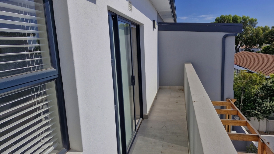 1 Bedroom Property for Sale in Table View Western Cape